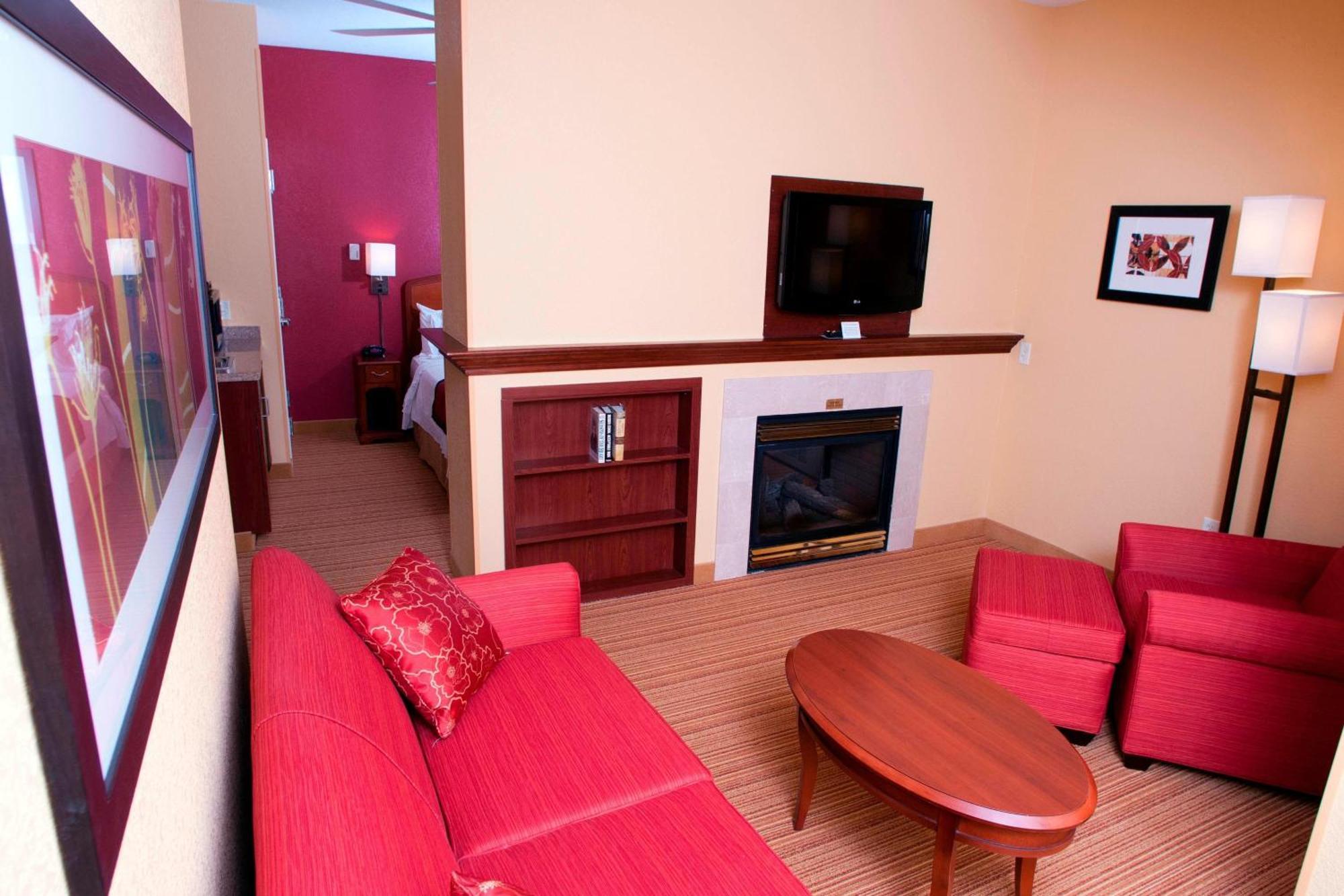 Hotel Courtyard Middlebury