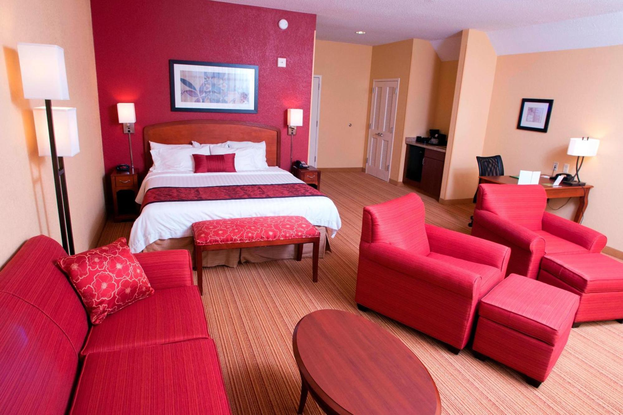 Hotel Courtyard 3*