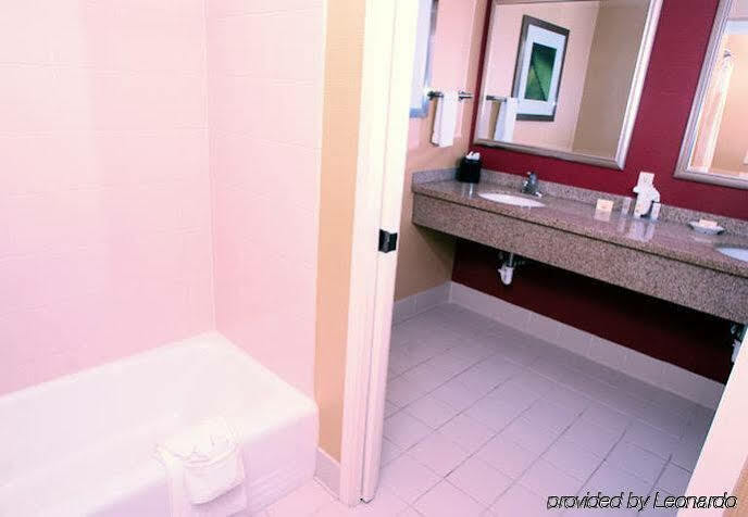 Courtyard 3* Middlebury