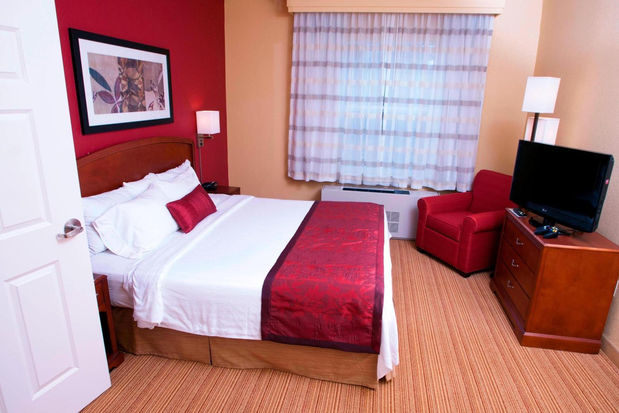 Courtyard 3* Middlebury